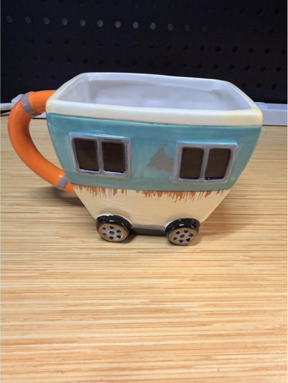 Chevy Chase National Lampoon's Christmas Vacation Cousin Eddie's RV Coffee Mug *